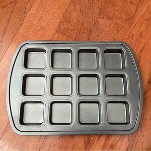 Pampered chef individual brownie pan muffins cakes bread dessert party Baking